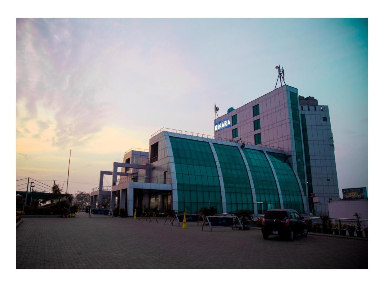 Hotel Akbars Kinara Sialkot Exteriör bild
